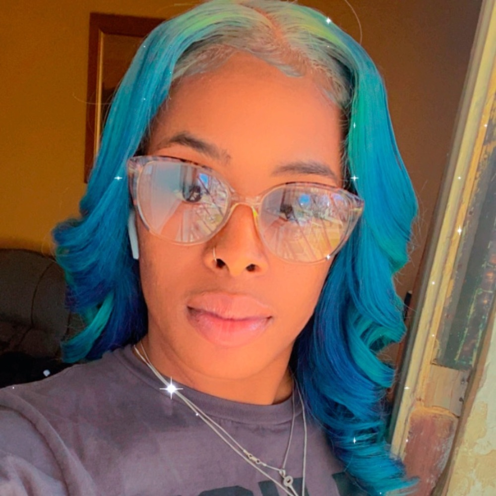 Meet your Posher, Alize